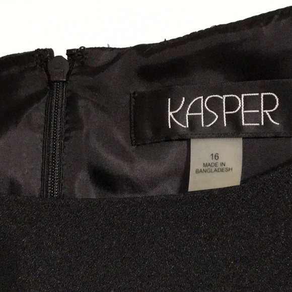 Women’s black sleeveless dress, size 16, with zipper in back and a slit in back - Picture 5 of 5